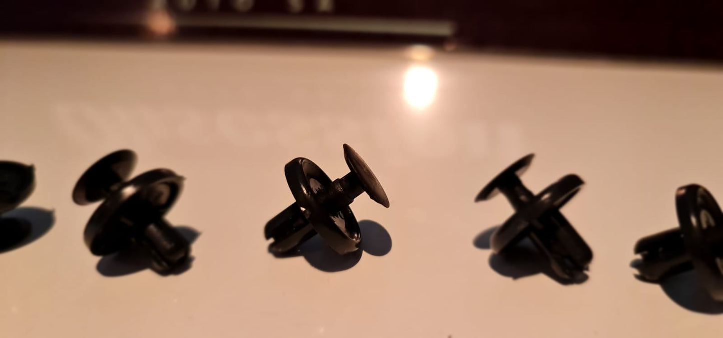 IS/ISF/RX Engine Cover Clips