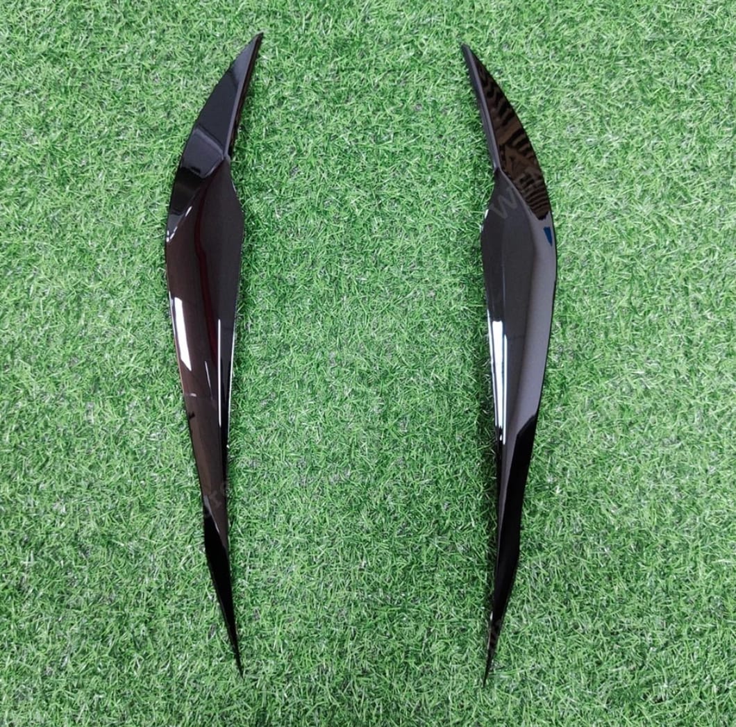 BM F30 Eyelids in Gloss Black