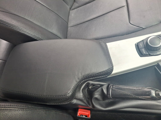 Armrest cover for F30