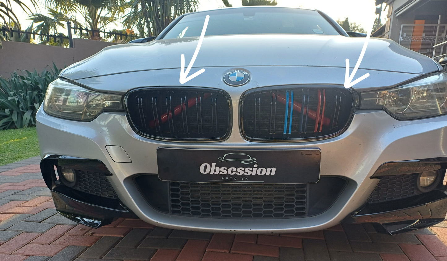 Gloss black M4 Style Kidney Grills with ///M colours for F30